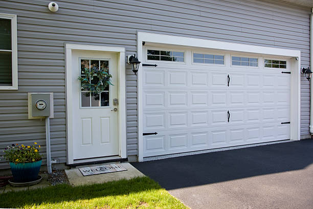 24/7 Emergency Garage Door Panel Replacement experts in Thorofare, NJ